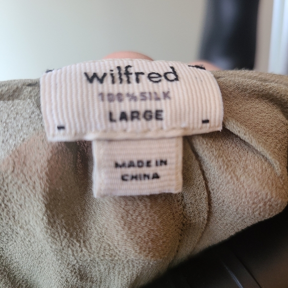 Wilfred Aritzia 100% silk tunic shirt - Picture 9 of 9